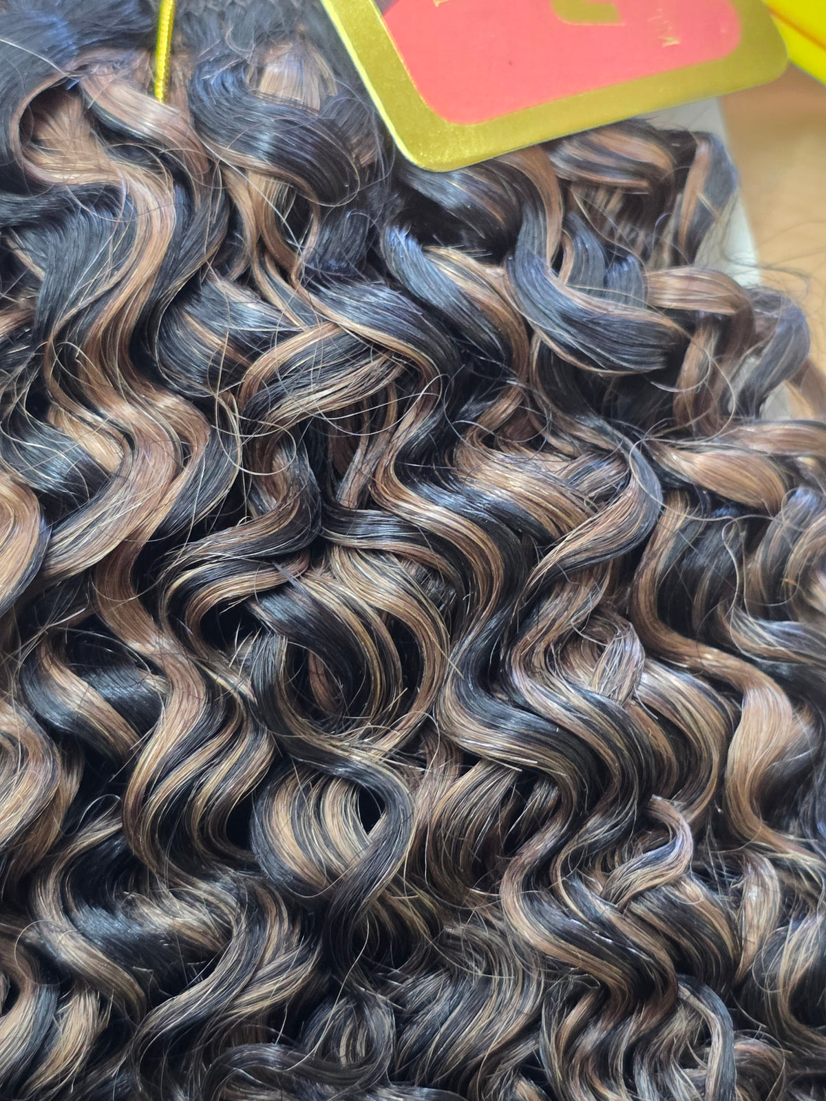 Unique Wiiv Gold Premium Quality Deep Wave Extensions.